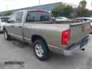 2007 Dodge 1500 ST z VIN 1D7HA18K57J540109, wystawiony jako IAAI lot #42807587 z przebiegiem 186 822 mil mil oraz . Historia ofert i sprzedaży dostępna na DreamBid. Obrazek 3.