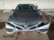2022 Toyota Camry SE z VIN 4T1G11AK0NU621820, wystawiony jako Copart lot #86604205 z przebiegiem 101 107 mil mil oraz Szkoda całkowita • Salvage title. Historia ofert i sprzedaży dostępna na DreamBid. Obrazek 5.