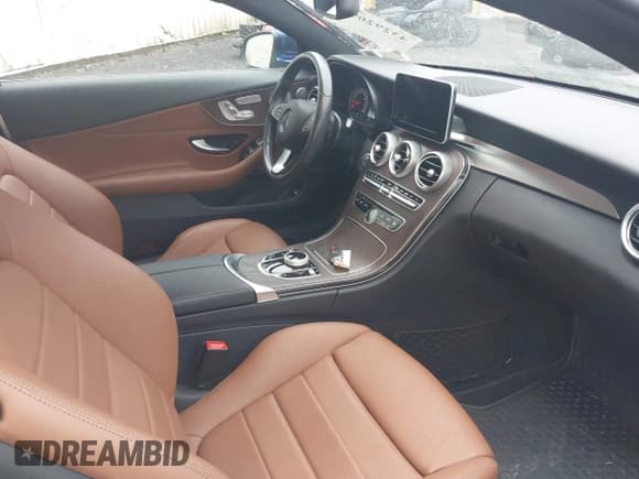 ✅ 2017 Mercedes-Benz C 300 • VIN: WDDWJ4KB3HF330615 • Lot: 43292697. Listed on IAAI with 38,633 mi. Free auction sales archive from the USA and detailed vehicle history report at DreamBid. Image 5.