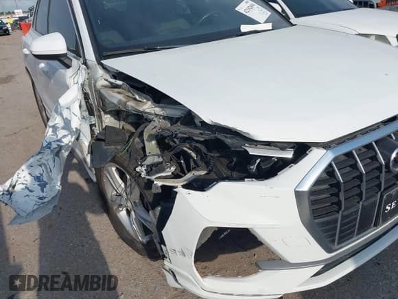 ✅ 2022 Audi Q3 S line Premium • VIN: WA1DECF34N1086088 • Lot: 42102694. Listed on IAAI with 81,530 mi. Free auction sales archive from the USA and detailed vehicle history report at DreamBid. Image 6.