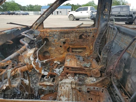 ✅ 2000 Nissan Frontier XE • VIN: 1N6DD21S3YC313598 • Lot: 57357805. Listed on Copart with Not provided. Free auction sales archive from the USA and detailed vehicle history report at DreamBid. Image 7.