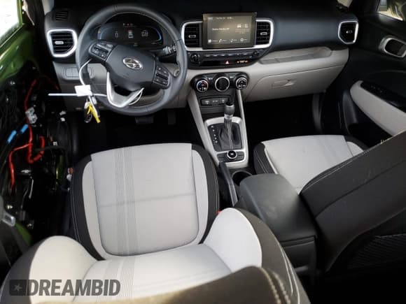 ✅ 2024 Hyundai Venue SEL • VIN: KMHRC8A31RU322587 • Lot: 81581414. Listed on Copart with 2,836 mi. Free auction sales archive from the USA and detailed vehicle history report at DreamBid. Image 8.