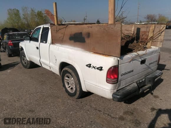 ✅ 2004 Dodge Dakota Sport • VIN: 1D7HG32N64S513715 • Lot: 42103367. Wystawiony na IAAI z przebiegiem Nie podano. Bezpłatny archiwum sprzedaży aukcyjnych z USA i szczegółowy raport historii pojazdu na DreamBid. Zdjęcie 3.
