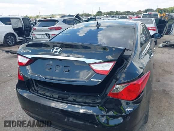 2011 Hyundai Sonata Limited z VIN 5NPEC4ACXBH144027, wystawiony jako IAAI lot #42901527 z przebiegiem 104 465 mil mil oraz . Historia ofert i sprzedaży dostępna na DreamBid. Obrazek 6.