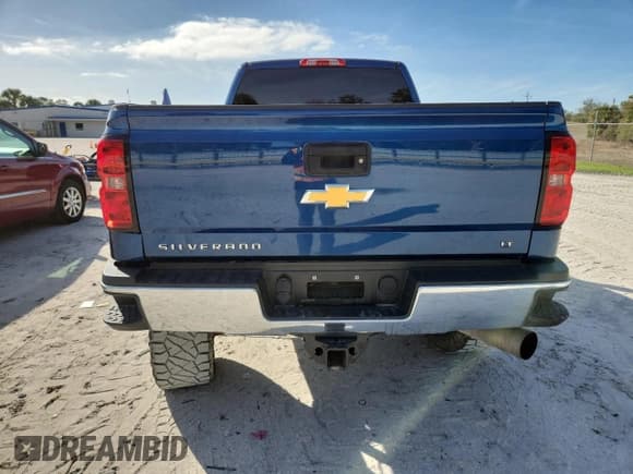 ✅ 2016 Chevrolet Silverado 2500HD LT • VIN: 1GC1KVE82GF264662 • Lot: 91906605. Wystawiony na Copart z przebiegiem 142 354 mil. Bezpłatny archiwum sprzedaży aukcyjnych z USA i szczegółowy raport historii pojazdu na DreamBid. Zdjęcie 6.