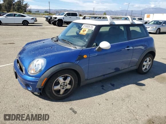 ✅ 2008 MINI Hardtop • VIN: WMWMF33538TT64932 • Lot: 81660675. Listed on Copart with Not provided. Free auction sales archive from the USA and detailed vehicle history report at DreamBid. Image 1.