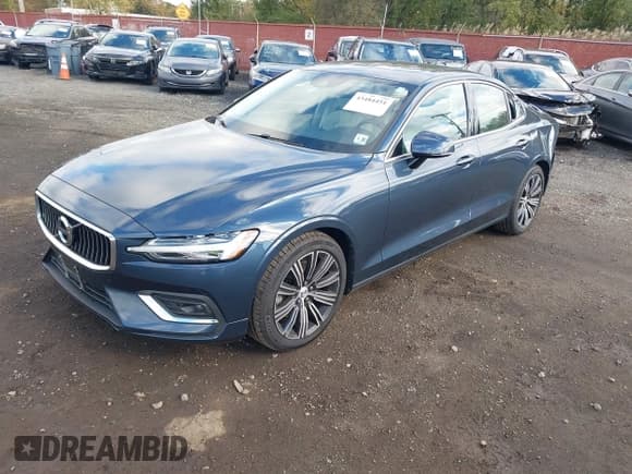✅ 2021 Volvo S60 Inscription • VIN: 7JR102TL0MG118764 • Lot: 43484451. Wystawiony na IAAI z przebiegiem 35 410 mil. Bezpłatny archiwum sprzedaży aukcyjnych z USA i szczegółowy raport historii pojazdu na DreamBid. Zdjęcie 2.