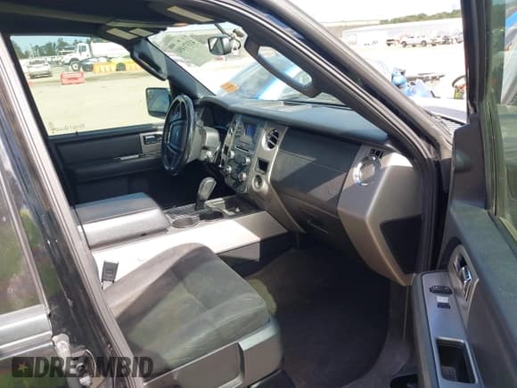 ✅ 2017 Ford Expedition XLT • VIN: 1FMJU1HT6HEA69735 • Lot: 43371491. Listed on IAAI with 204,537 mi. Free auction sales archive from the USA and detailed vehicle history report at DreamBid. Image 5.