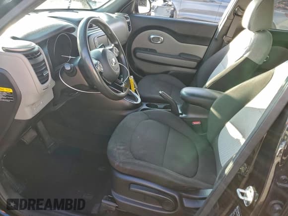 ✅ 2018 Kia Soul • VIN: KNDJN2A20J7505594 • Lot: 94044835. Wystawiony na Copart z przebiegiem 109 925 mil. Bezpłatny archiwum sprzedaży aukcyjnych z USA i szczegółowy raport historii pojazdu na DreamBid. Zdjęcie 7.