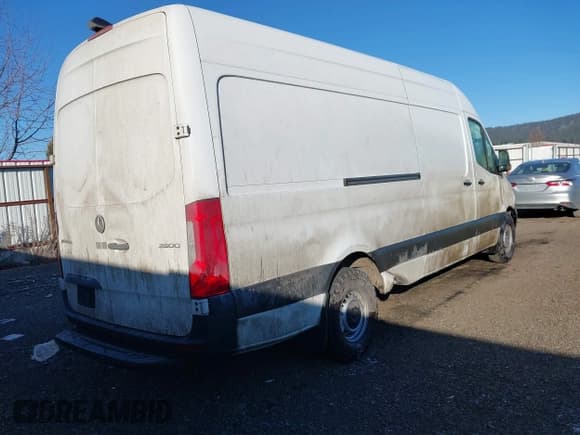 ✅ 2020 Mercedes-Benz Sprinter Cargo • VIN: W1W4ECHY0LP307649 • Lot: 41430640. Wystawiony na IAAI z przebiegiem Nie podano. Bezpłatny archiwum sprzedaży aukcyjnych z USA i szczegółowy raport historii pojazdu na DreamBid. Zdjęcie 4.