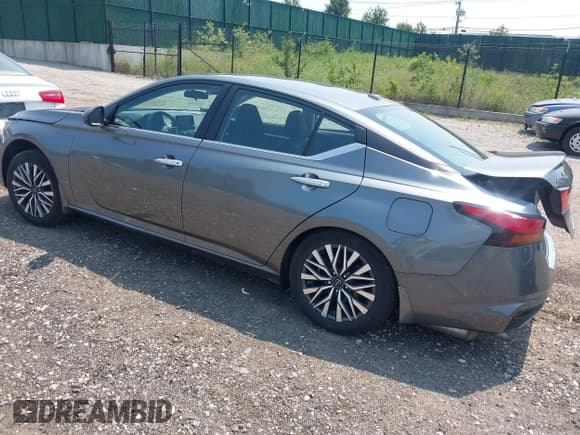 ✅ 2023 Nissan Altima SV • VIN: 1N4BL4DW0PN398562 • Lot: 42891635. Wystawiony na IAAI z przebiegiem 26 623 mil. Bezpłatny archiwum sprzedaży aukcyjnych z USA i szczegółowy raport historii pojazdu na DreamBid. Zdjęcie 3.