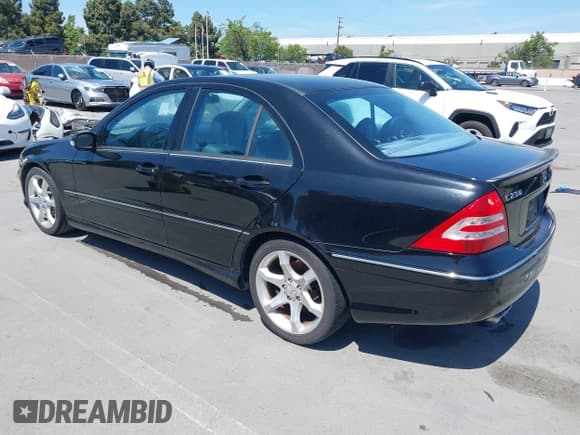 ✅ 2007 Mercedes-Benz C 230 Sport • VIN: WDBRF52H27F931854 • Lot: 42154149. Wystawiony na IAAI z przebiegiem 187 730 mil. Bezpłatny archiwum sprzedaży aukcyjnych z USA i szczegółowy raport historii pojazdu na DreamBid. Zdjęcie 3.