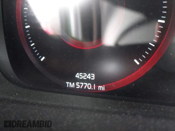 ✅ 2021 Volvo XC40 R-Design • VIN: YV4162UM7M2446598 • Лот: 43425499. Опубликован ранее на IAAI с пробегом 45 243 миль. Бесплатный доступ к архиву аукционных продаж из США и подробный отчёт об истории автомобиля на DreamBid. Изображение 15.