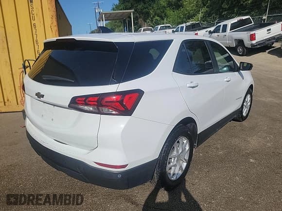 ✅ 2022 Chevrolet Equinox LS • VIN: 2GNAXFEV2N6135445 • Лот: 42548543. Опубликован ранее на IAAI с пробегом 94 935 миль. Бесплатный доступ к архиву аукционных продаж из США и подробный отчёт об истории автомобиля на DreamBid. Изображение 1.