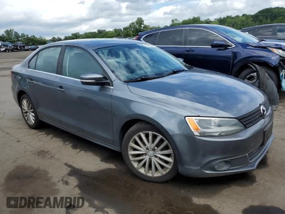 ✅ 2011 Volkswagen Jetta SEL • VIN: 3VWLZ7AJ5BM303873 • Lot: 62472915. Listed on Copart with 157,039 mi. Free auction sales archive from the USA and detailed vehicle history report at DreamBid. Image 4.