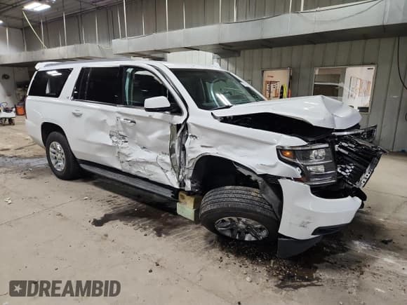 ✅ 2019 Chevrolet Suburban LT • VIN: 1GNSCHKC8KR141040 • Lot: 91470695. Listed on Copart with 112,541 mi. Free auction sales archive from the USA and detailed vehicle history report at DreamBid. Image 4.