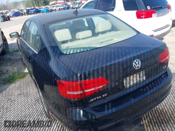 ✅ 2015 Volkswagen Jetta SE • VIN: 3VWD07AJ8FM286815 • Лот: 42850797. Опубликован ранее на IAAI с пробегом Не указан. Бесплатный доступ к архиву аукционных продаж из США и подробный отчёт об истории автомобиля на DreamBid. Изображение 3.