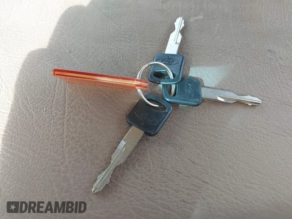 ✅ 1999 Ford F-250 XL • VIN: 1FTNX21S9XEC34633 • Lot: 41621645. Listed on IAAI with 193,069 mi. Free auction sales archive from the USA and detailed vehicle history report at DreamBid. Image 11.