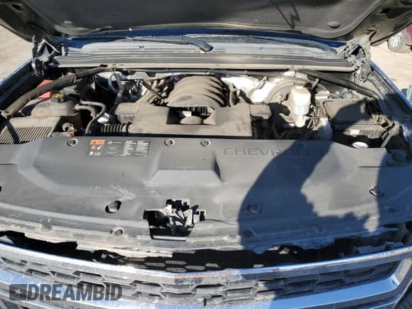 ✅ 2015 Chevrolet Suburban LS • VIN: 1GNSCHKC9FR113138 • Lot: 47116765. Listed on Copart with 196,796 mi. Free auction sales archive from the USA and detailed vehicle history report at DreamBid. Image 12.