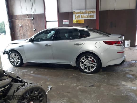 ✅ 2019 Kia Optima SX • VIN: 5XXGW4L2XKG315732 • Lot: 42913884. Wystawiony na IAAI z przebiegiem 98 580 mil. Bezpłatny archiwum sprzedaży aukcyjnych z USA i szczegółowy raport historii pojazdu na DreamBid. Zdjęcie 14.