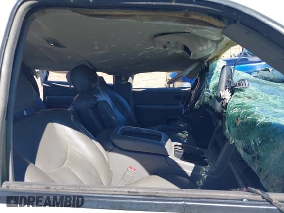 ✅ 2005 Chevrolet Silverado 2500HD LS • VIN: 1GCHK23295F850770 • Lot: 43464367. Wystawiony na IAAI z przebiegiem Nie podano. Bezpłatny archiwum sprzedaży aukcyjnych z USA i szczegółowy raport historii pojazdu na DreamBid. Zdjęcie 5.