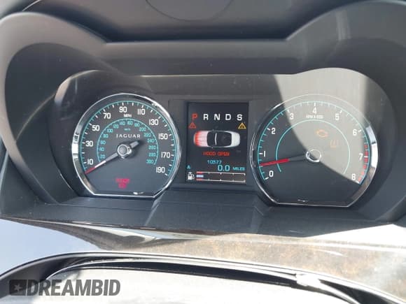 ✅ 2014 Jaguar XK XKR • VIN: SAJWA4EC9EMB52042 • Lot: 42564229. Wystawiony na IAAI z przebiegiem 10 577 mil. Bezpłatny archiwum sprzedaży aukcyjnych z USA i szczegółowy raport historii pojazdu na DreamBid. Zdjęcie 7.