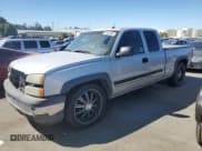 ✅ 2005 Chevrolet Silverado 1500 • VIN: 1GCEC19T75Z187062 • Лот: 70443494. Опубликован ранее на Copart с пробегом 213 905 миль. Бесплатный доступ к архиву аукционных продаж из США и подробный отчёт об истории автомобиля на DreamBid. Изображение 1.