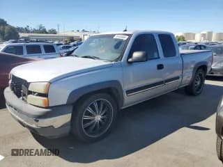 ✅ 2005 Chevrolet Silverado 1500 • VIN: 1GCEC19T75Z187062 • Лот: 70443494. Опубликован ранее на Copart с пробегом 213 905 миль. Бесплатный доступ к архиву аукционных продаж из США и подробный отчёт об истории автомобиля на DreamBid. Изображение 1.