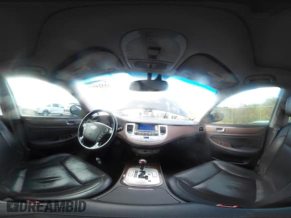 ✅ 2009 Hyundai Genesis • VIN: KMHGC46E99U017557 • Lot: 43324510. Wystawiony na IAAI z przebiegiem 276 635 mil. Bezpłatny archiwum sprzedaży aukcyjnych z USA i szczegółowy raport historii pojazdu na DreamBid. Zdjęcie 19.