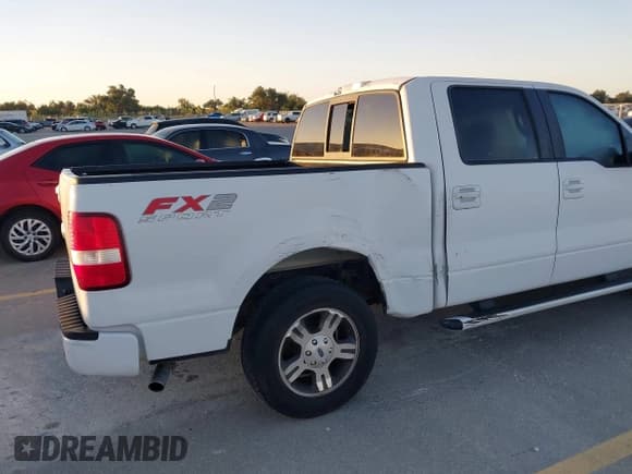 ✅ 2007 Ford F-150 XLT • VIN: 1FTRW12W17KD08113 • Lot: 43600300. Wystawiony na IAAI z przebiegiem 194 534 mil. Bezpłatny archiwum sprzedaży aukcyjnych z USA i szczegółowy raport historii pojazdu na DreamBid. Zdjęcie 6.
