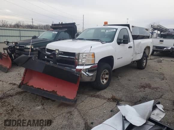 2010 Chevrolet Silverado 3500HD SRW Work Truck с VIN 1GC3KZBG3AF135364, выставлен на аукционе Copart как лот 81916204 с пробегом 8 252 миль миль и Чистый • Clean title. История ставок и продаж доступна на DreamBid. Изображение 1.