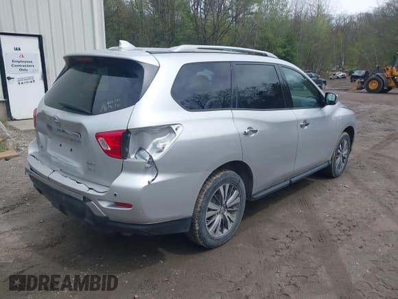 ✅ 2019 Nissan Pathfinder S • VIN: 5N1DR2MMXKC639984 • Lot: 42173450. Listed on IAAI with 110,777 mi. Free auction sales archive from the USA and detailed vehicle history report at DreamBid. Image 4.