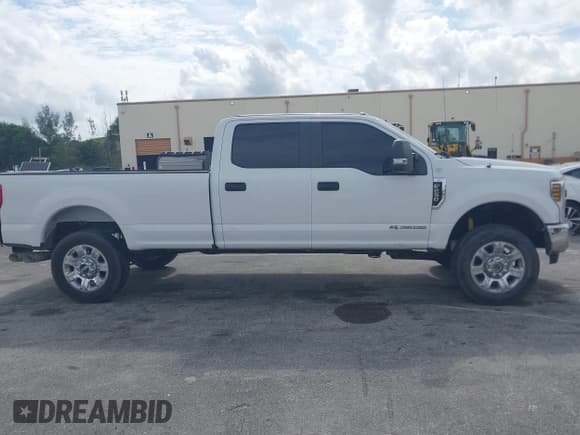 ✅ 2017 Ford F-250 Lariat • VIN: 1FT7W2BT9HEE48459 • Lot: 43643913. Wystawiony na IAAI z przebiegiem 184 168 mil. Bezpłatny archiwum sprzedaży aukcyjnych z USA i szczegółowy raport historii pojazdu na DreamBid. Zdjęcie 13.