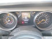 ✅ 2020 Jeep Wrangler Sport S • VIN: 1C4GJXAN4LW154839 • Lot: 41789817. Wystawiony na IAAI z przebiegiem 90 052 mil. Bezpłatny archiwum sprzedaży aukcyjnych z USA i szczegółowy raport historii pojazdu na DreamBid. Zdjęcie 7.