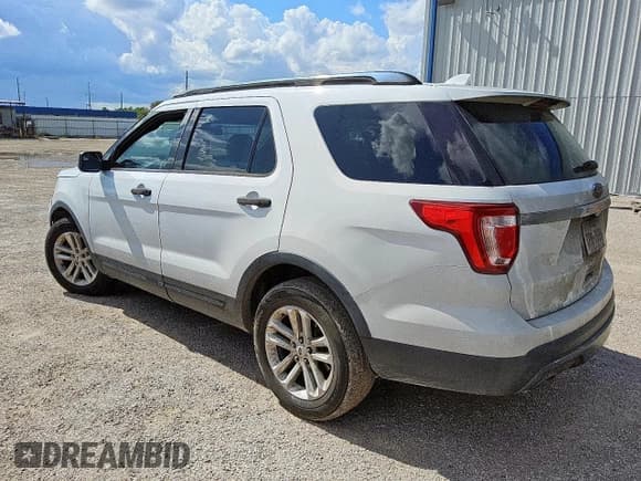 ✅ 2016 Ford Explorer • VIN: 1FM5K7BH1GGB94126 • Lot: 81522835. Wystawiony na Copart z przebiegiem 169 673 mil. Bezpłatny archiwum sprzedaży aukcyjnych z USA i szczegółowy raport historii pojazdu na DreamBid. Zdjęcie 2.