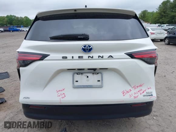 ✅ 2021 Toyota Sienna XLE • VIN: 5TDYSKFC6MS002087 • Lot: 42182937. Listed on IAAI with 63,192 mi. Free auction sales archive from the USA and detailed vehicle history report at DreamBid. Image 17.