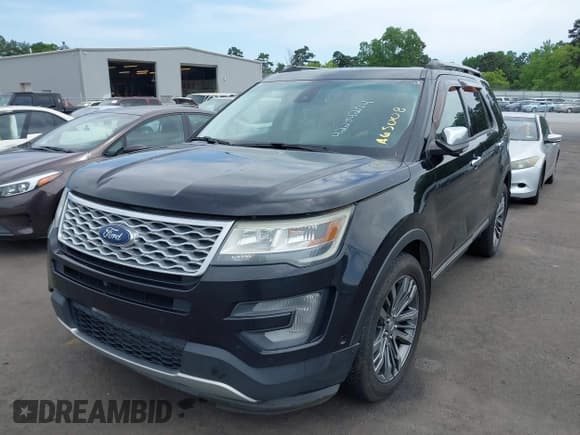 ✅ 2016 Ford Explorer Platinum • VIN: 1FM5K8HT6GGA65008 • Lot: 42284204. Wystawiony na IAAI z przebiegiem 142 784 mil. Bezpłatny archiwum sprzedaży aukcyjnych z USA i szczegółowy raport historii pojazdu na DreamBid. Zdjęcie 16.