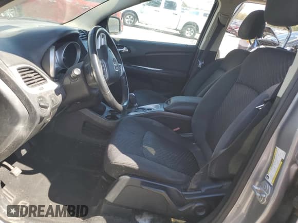 ✅ 2016 Dodge Journey SE • VIN: 3C4PDCAB8GT245579 • Lot: 81729615. Wystawiony na Copart z przebiegiem 138 533 mil. Bezpłatny archiwum sprzedaży aukcyjnych z USA i szczegółowy raport historii pojazdu na DreamBid. Zdjęcie 7.