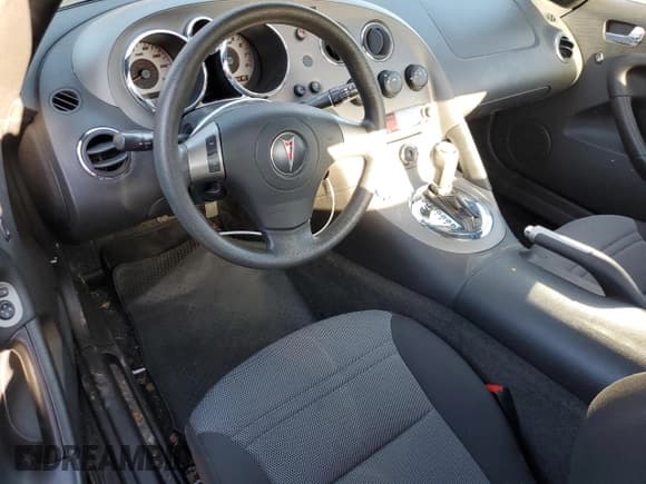 ✅ 2009 Pontiac Solstice • VIN: 1G2MN35B49Y107487 • Lot: 73604844. Listed on Copart with 38,763 mi. Free auction sales archive from the USA and detailed vehicle history report at DreamBid. Image 8.