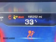 ✅ 2016 Chrysler 200 S • VIN: 1C3CCCBG6GN161292 • Lot: 43715917. Listed on IAAI with 195,252 mi. Free auction sales archive from the USA and detailed vehicle history report at DreamBid. Image 15.