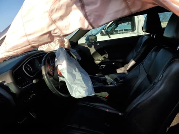 ✅ 2015 Dodge Challenger SXT Plus • VIN: 2C3CDZBG9FH707770 • Lot: 36826334. Wystawiony na Copart z przebiegiem 103 067 mil. Bezpłatny archiwum sprzedaży aukcyjnych z USA i szczegółowy raport historii pojazdu na DreamBid. Zdjęcie 7.