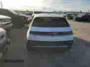 2022 Hyundai Ioniq 5 SE z VIN KM8KMDAF8NU052883, wystawiony jako Copart lot #40468904 z przebiegiem 35 567 mil mil oraz . Historia ofert i sprzedaży dostępna na DreamBid. Obrazek 6.