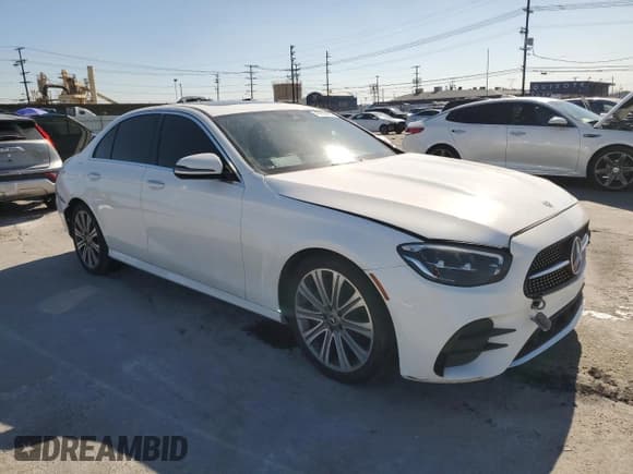✅ 2022 Mercedes-Benz E 350 • VIN: W1KZF8DB7NB027441 • Lot: 46950435. Listed on Copart with 46,186 mi. Free auction sales archive from the USA and detailed vehicle history report at DreamBid. Image 4.