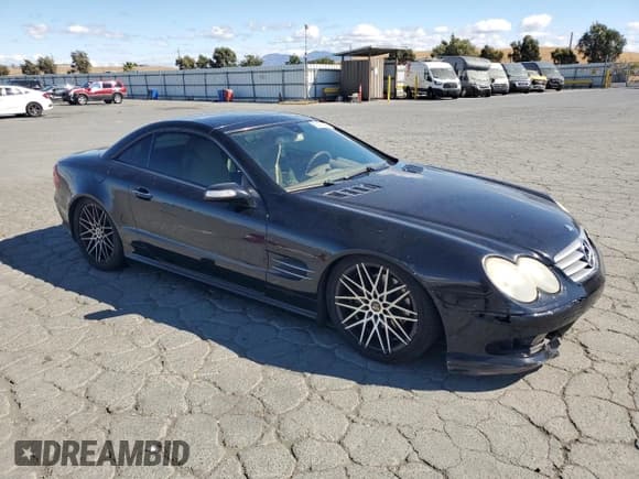 ✅ 2005 Mercedes-Benz SL 500 • VIN: WDBSK75F75F094230 • Lot: 80403445. Wystawiony na Copart z przebiegiem 191 895 mil. Bezpłatny archiwum sprzedaży aukcyjnych z USA i szczegółowy raport historii pojazdu na DreamBid. Zdjęcie 4.