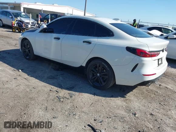 ✅ 2021 BMW 2 Series 228i • VIN: WBA53AK02M7H40744 • Lot: 41767916. Wystawiony na IAAI z przebiegiem 49 193 mil. Bezpłatny archiwum sprzedaży aukcyjnych z USA i szczegółowy raport historii pojazdu na DreamBid. Zdjęcie 3.