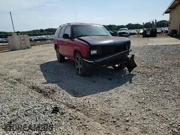 1995 Chevrolet Blazer z VIN 1GNCS13WXSK227918, wystawiony jako Copart lot #62003475 z przebiegiem 237 139 mil mil oraz Szkoda całkowita • Salvage title. Historia ofert i sprzedaży dostępna na DreamBid. Obrazek 15.