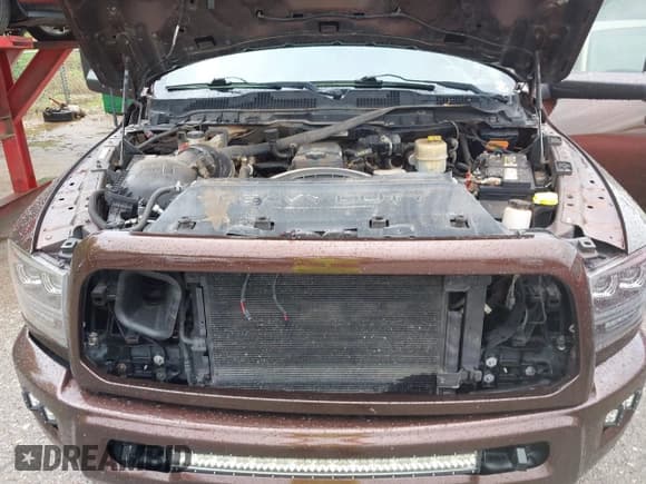 ✅ 2015 Ram 2500 Longhorn • VIN: 3C6UR5GL5FG501384 • Lot: 42133077. Listed on IAAI with 306,714 mi. Free auction sales archive from the USA and detailed vehicle history report at DreamBid. Image 10.