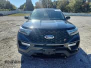 ✅ 2022 Ford Explorer ST • VIN: 1FM5K8GC6NGB13587 • Lot: 82597125. Wystawiony na Copart z przebiegiem 30 447 mil. Bezpłatny archiwum sprzedaży aukcyjnych z USA i szczegółowy raport historii pojazdu na DreamBid. Zdjęcie 5.