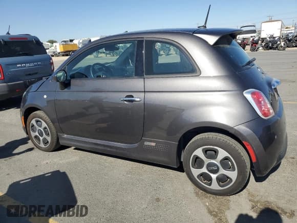 ✅ 2015 FIAT 500e • VIN: 3C3CFFGE9FT615436 • Lot: 81761535. Wystawiony na Copart z przebiegiem 51 249 mil. Bezpłatny archiwum sprzedaży aukcyjnych z USA i szczegółowy raport historii pojazdu na DreamBid. Zdjęcie 2.