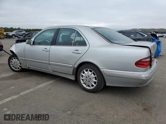 ✅ 2002 Mercedes-Benz E 320 • VIN: WDBJF82J42X068060 • Lot: 48422005. Wystawiony na Copart z przebiegiem 263 835 mil. Bezpłatny archiwum sprzedaży aukcyjnych z USA i szczegółowy raport historii pojazdu na DreamBid. Zdjęcie 2.